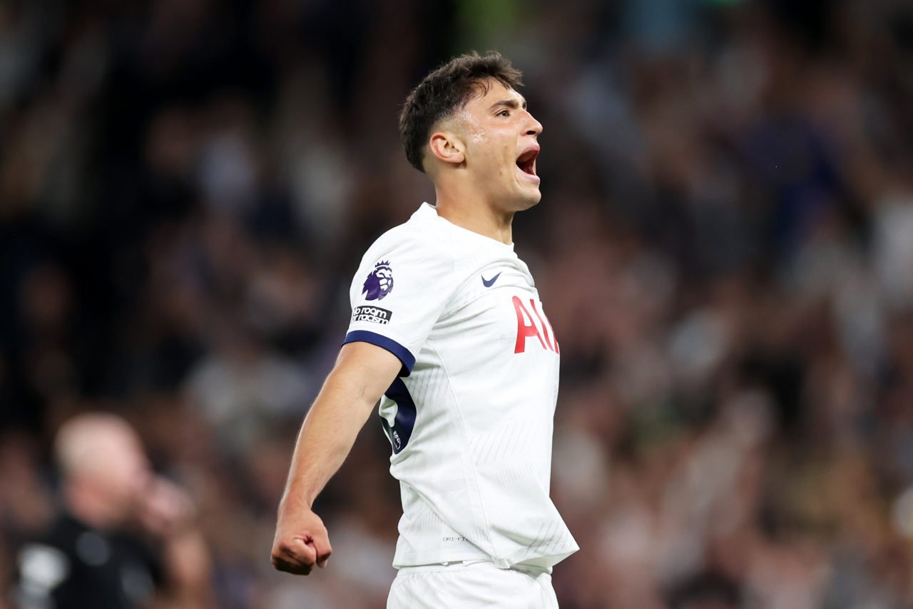 Alejo Veliz of Tottenham Hotspur celebrates following the team's victory during the Premier League match between Tottenham Hotspur and Liverpool FC...