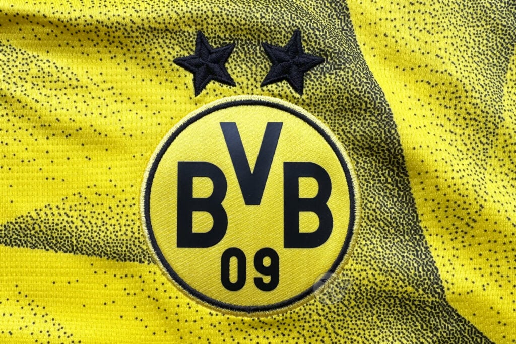 Report: Borussia Dortmund offer exciting player to Tottenham and Chelsea
