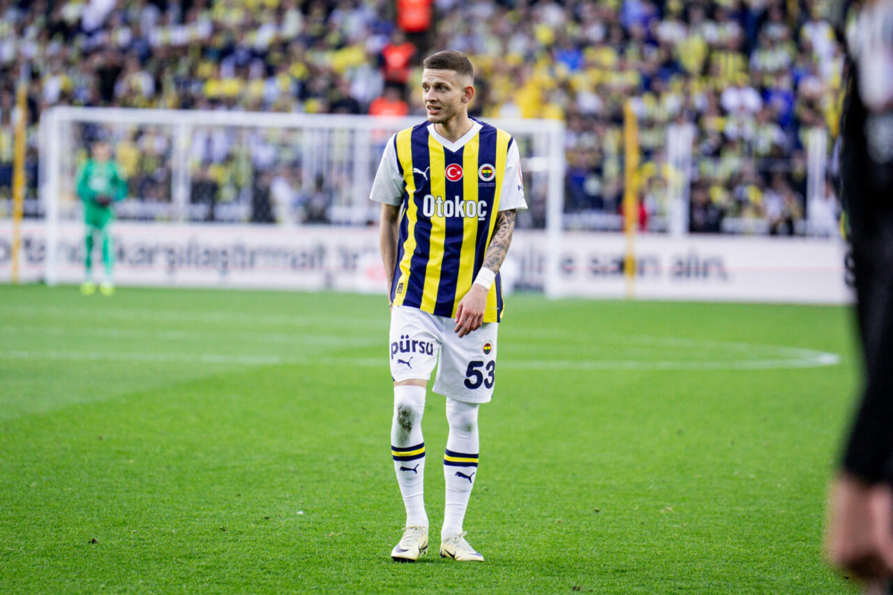 Sebastian Szymanski of Fenerbahce in action during the match. Fenerbahce and Besiktas faced each other in the Trendyol Super Lig (Turkish Super Lea...