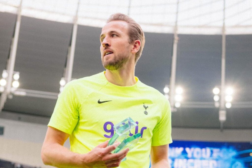 Video: Harry Kane proves he is still fully Spurs by refusing to sign Arsenal shirt