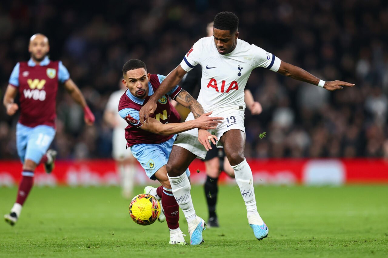 Vitinho of Burnley and Ryan Sessegnon of Tottenham Hotspur during the Emirates FA Cup Third Round match between Tottenham Hotspur and Burnley at To...