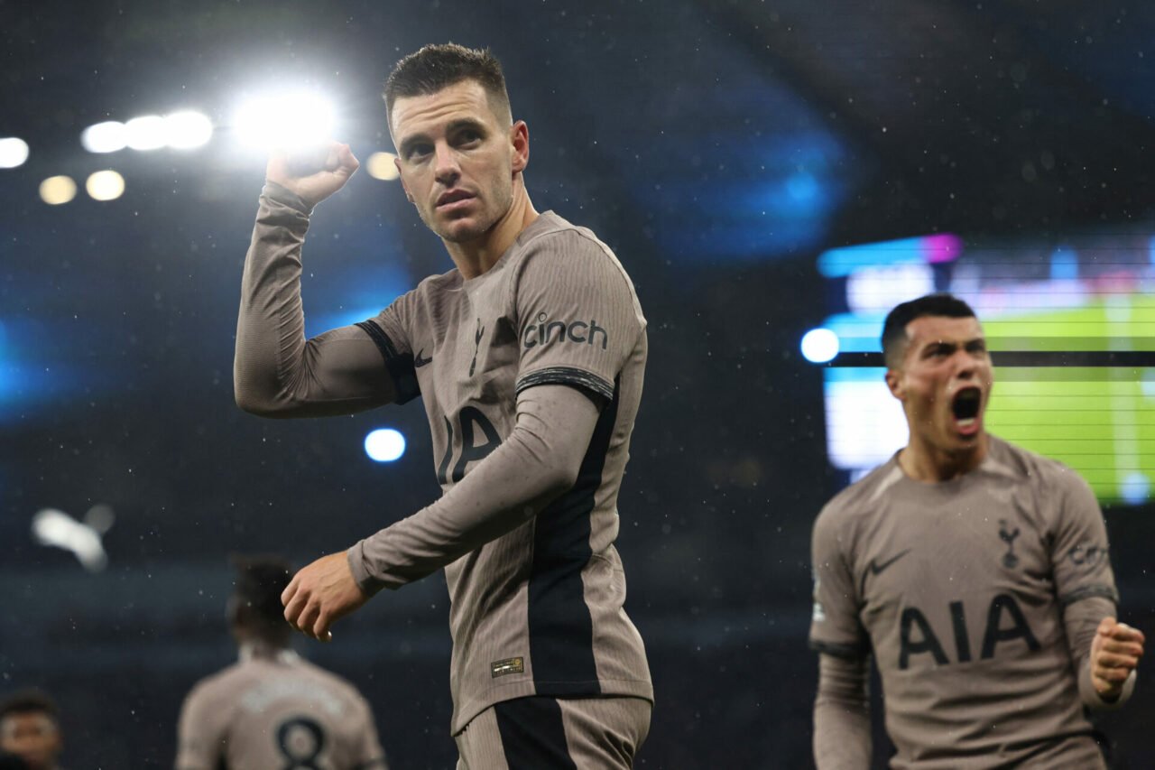Tottenham Hotspur's Argentinian midfielder #18 Giovani Lo Celso (C) celebrates after scoring their second goal during the English Premier League fo...