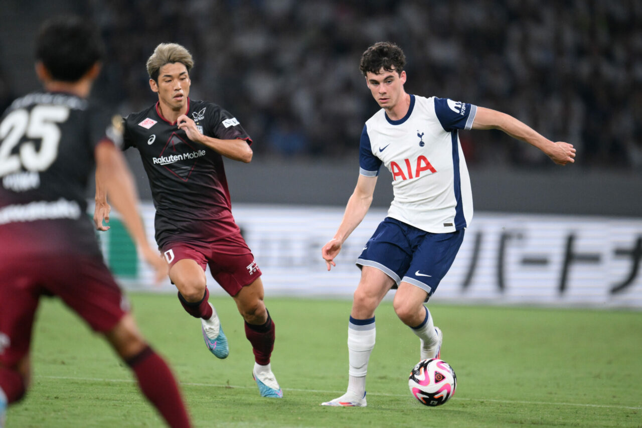 Tottenham Hotspur player  in action during the J.LEAGUE World Challenge powered by docomo match between Vissel Kobe and Tottenham Hotspur at the Na...