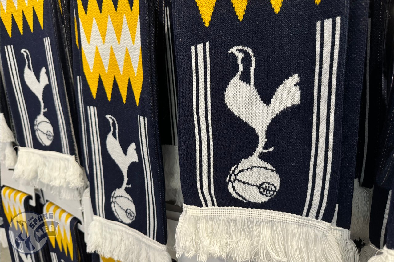 Tottenham Badge Logo Crest Scarf